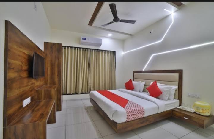 Hotel Kailash Virpur Экстерьер фото