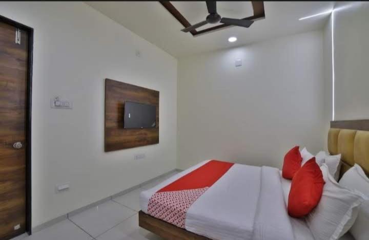 Hotel Kailash Virpur Экстерьер фото